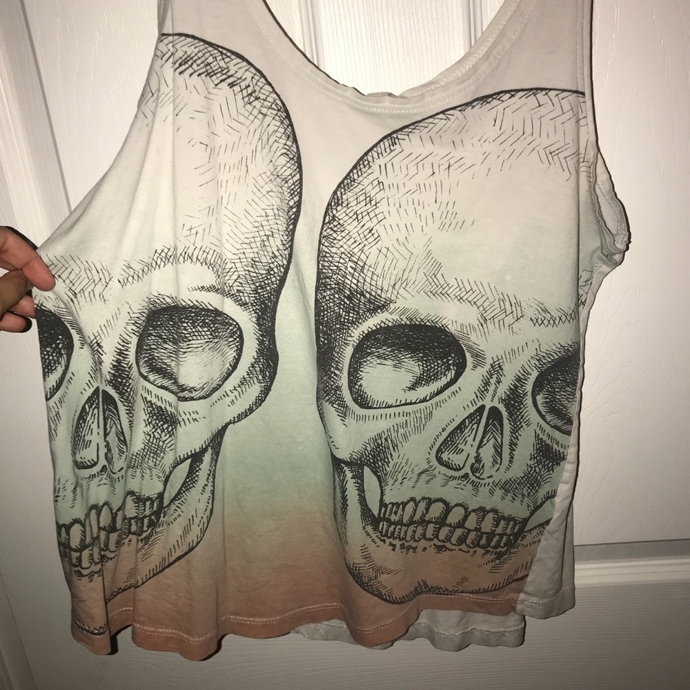 Skull tank